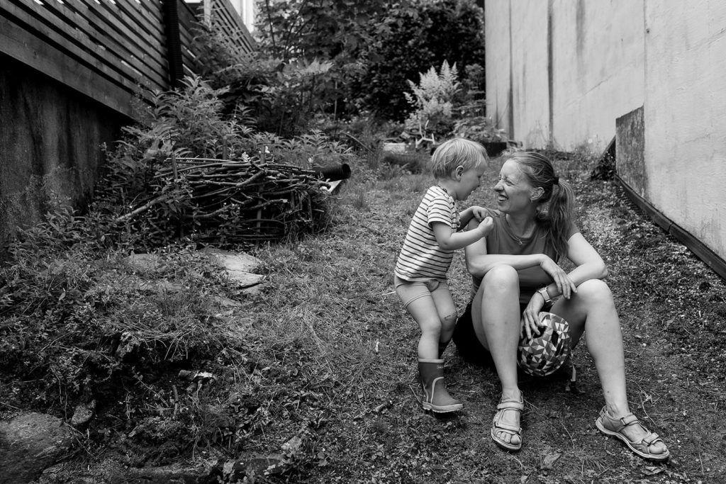 Nær og kjær familiefotografering