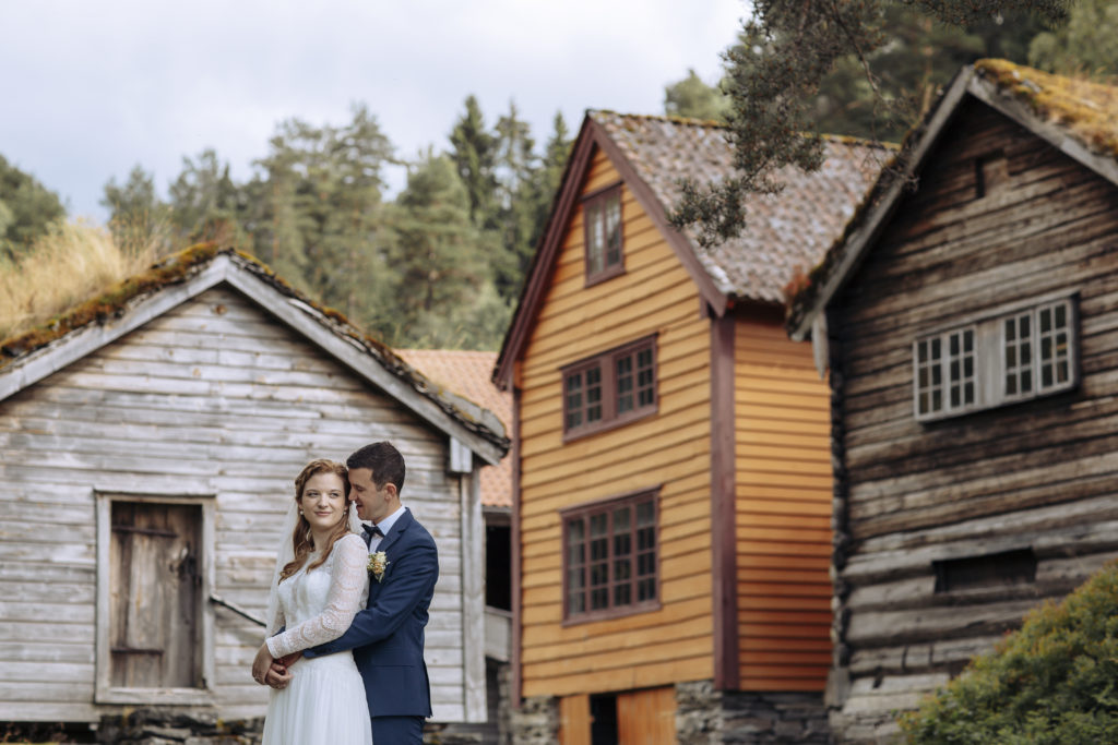 Bryllupsbilder fra folkemuseumet i Gloppen